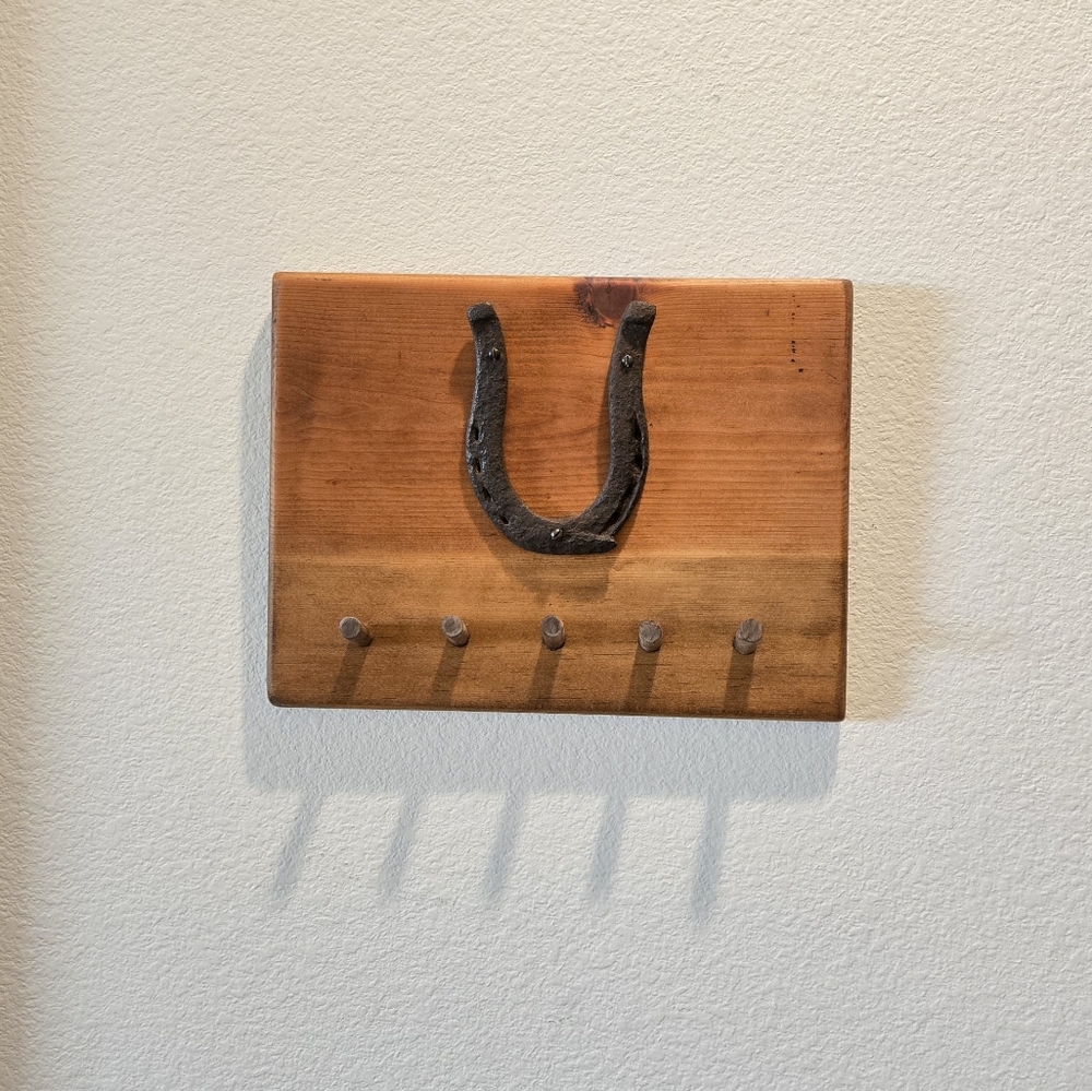 Handmade reclaimed pine wood gold rush era horseshoe wall hanging key hook 12x9